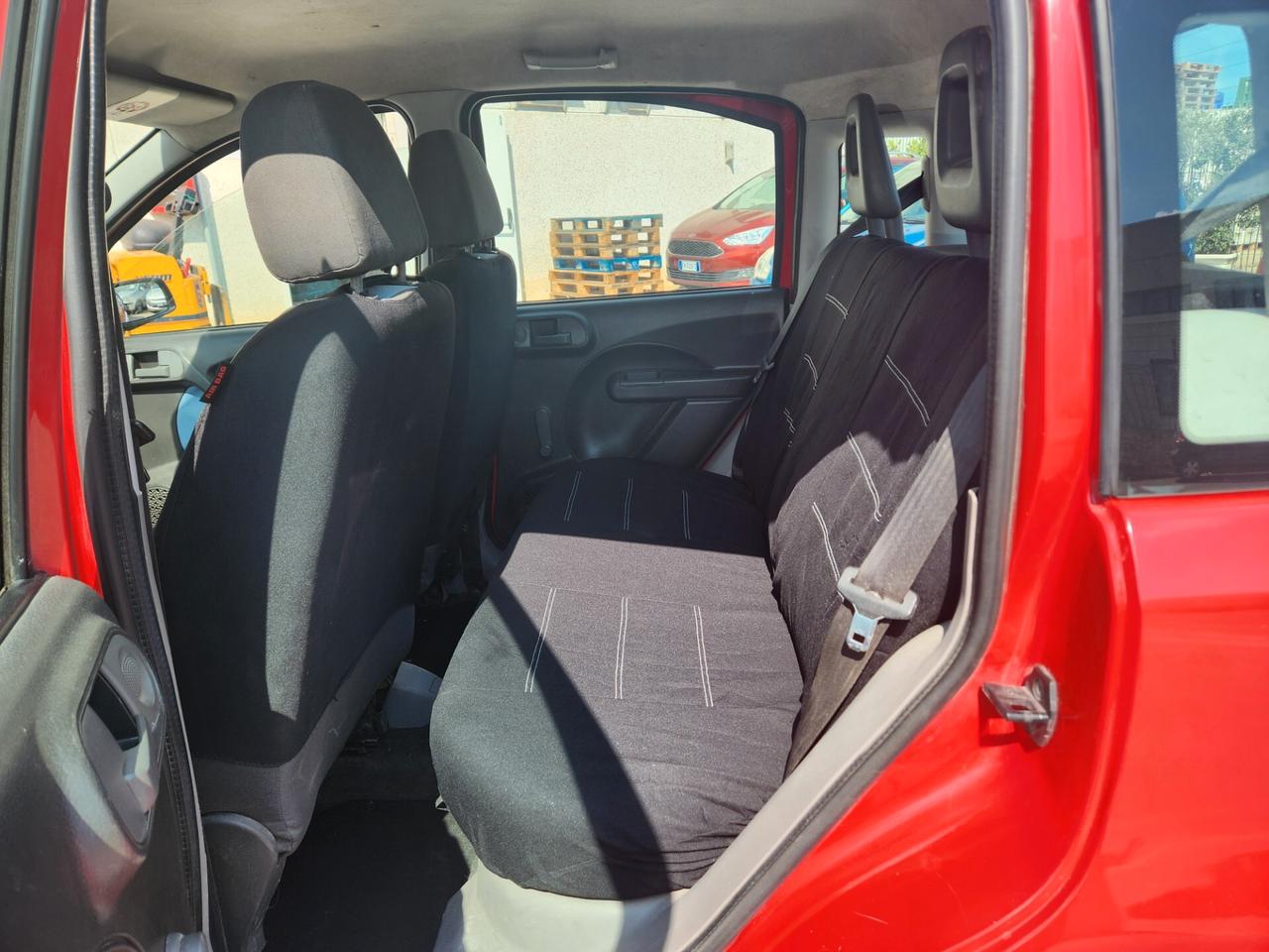 Fiat Panda 1.1 BENZINA CON GANCIO TRAINO