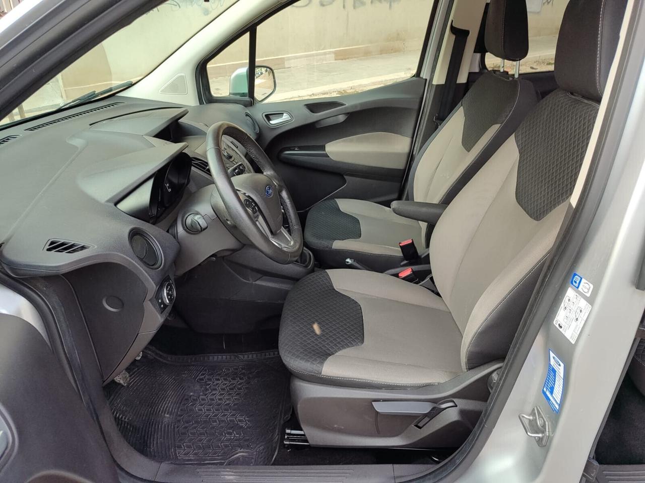 Ford Tourneo Courier 1.5 tdci 75CV VETTURA NUOVO!!