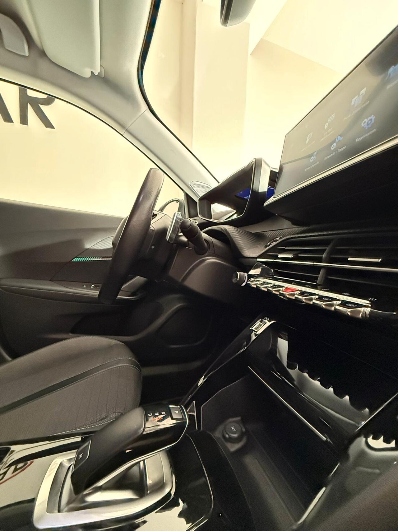 Peugeot 2008 BlueHDi 130 S&S EAT8 Allure