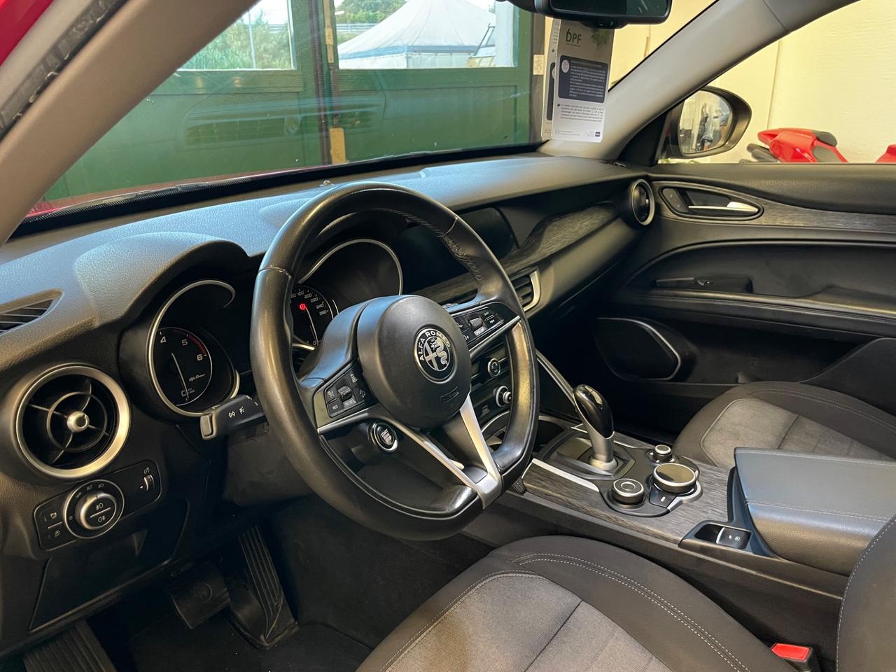 Alfa Romeo Stelvio 2.2 Turbodiesel 160 CV AT8 RWD Sport-Tech