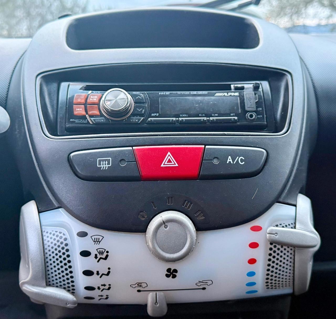 Toyota Aygo 1.0 (UNICOPROPRIETARIO)12V VVT-i 3 porte Now Connect