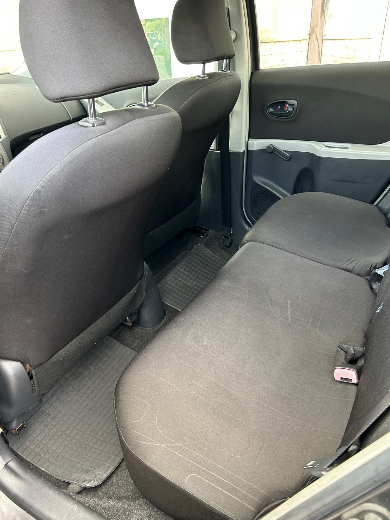 Toyota Yaris 1.0 5 porte