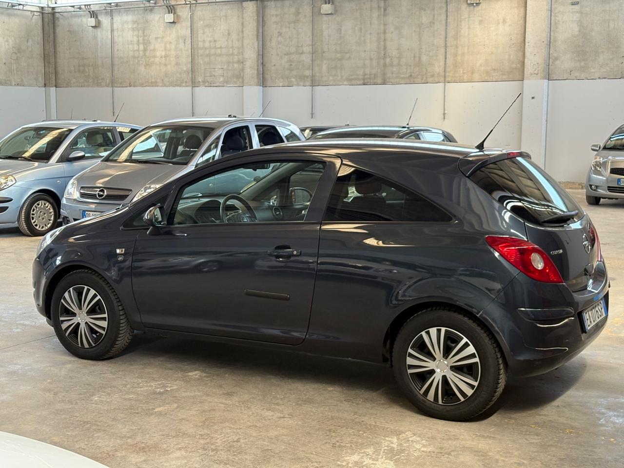 Opel Corsa 1.2 3 porte Sport