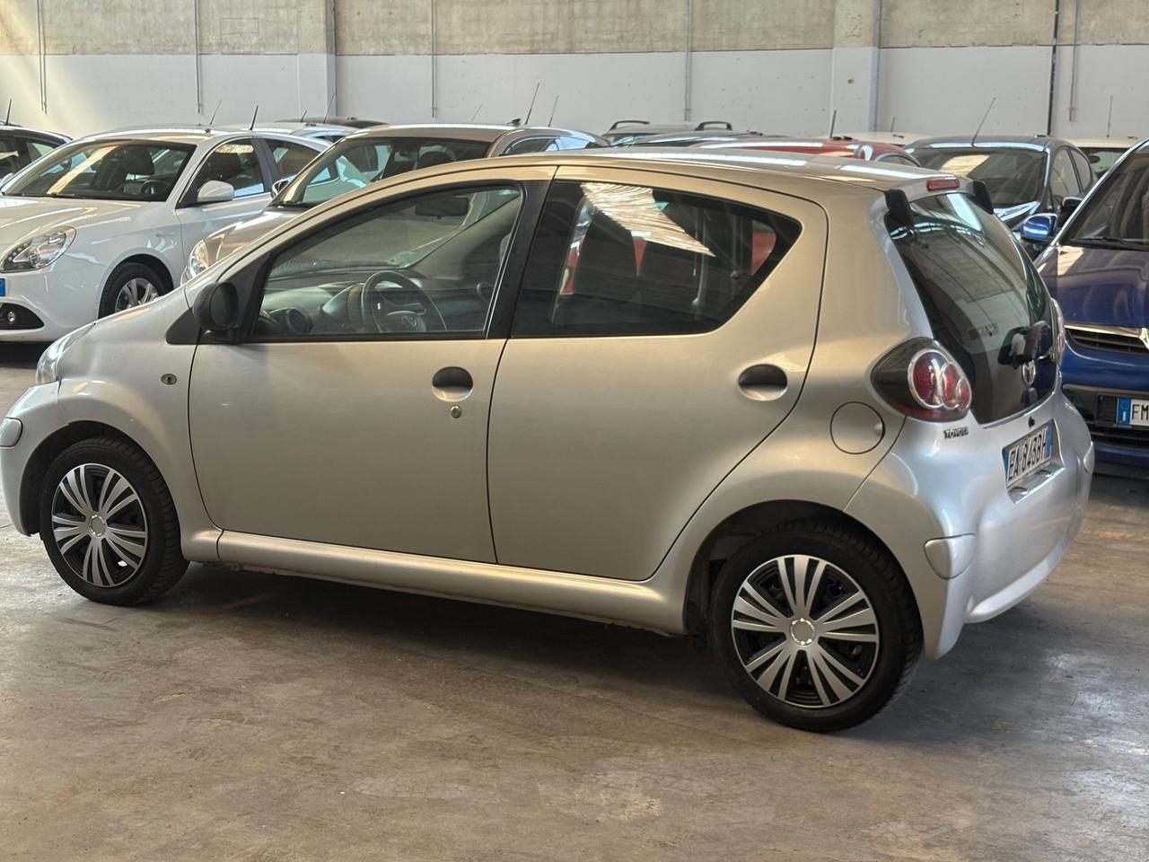 Toyota Aygo 1.0 12V VVT-i 5 porte Sol