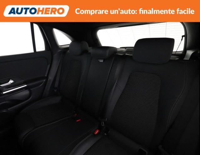 MERCEDES-BENZ GLA 180 Automatic Sport