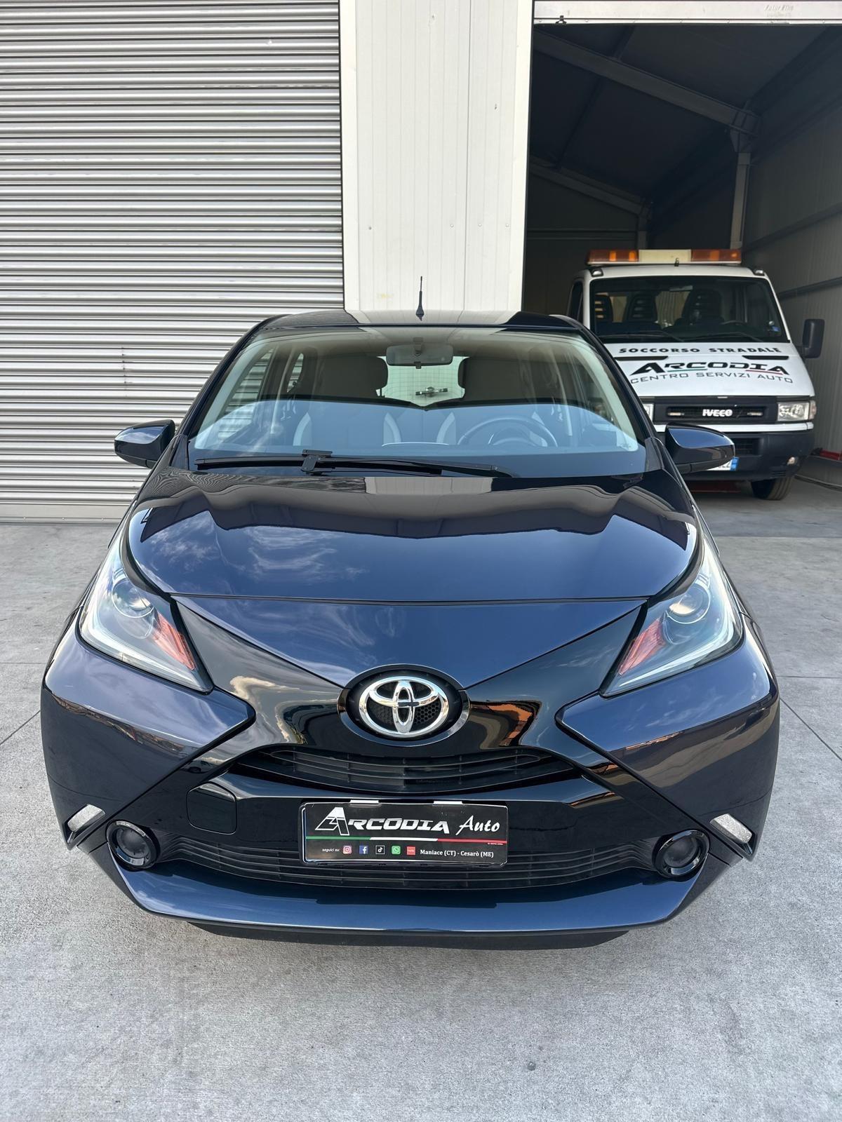 Toyota Aygo 1.0 VVT-i 69 CV 5 porte x-clusiv