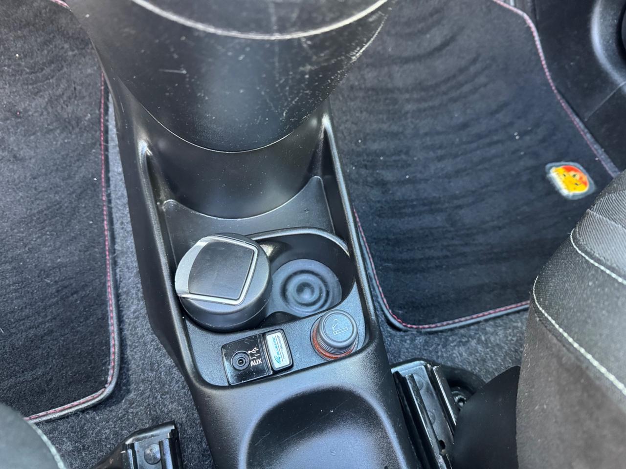 Abarth 500C 1.4 TURBOBENZINA 140CV 2010