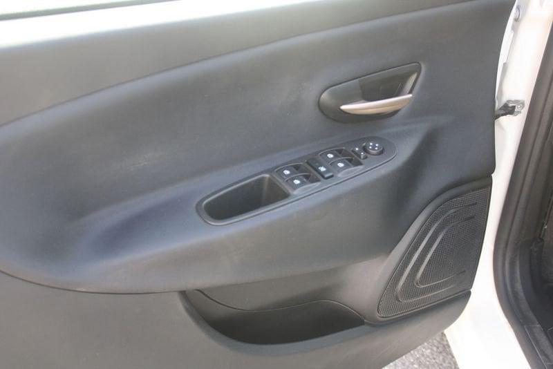 Lancia Ypsilon 1.0 FireFly 70cv Hybrid ALBERTA FERRETTI