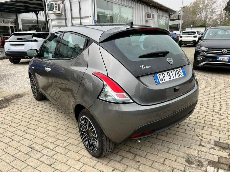 Lancia Ypsilon 1.0 FireFly 5 porte S&S Hybryd Gold