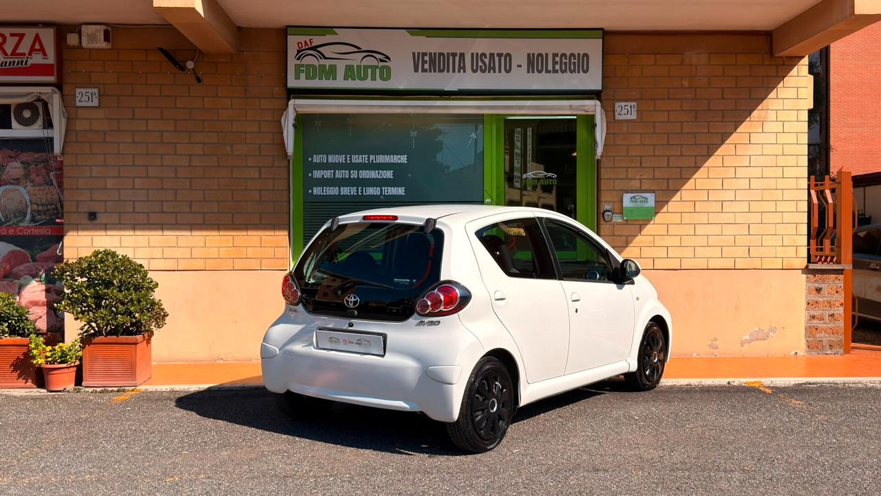 Toyota Aygo 1.0 12V VVT-i 5 porte Lounge Connect MMT