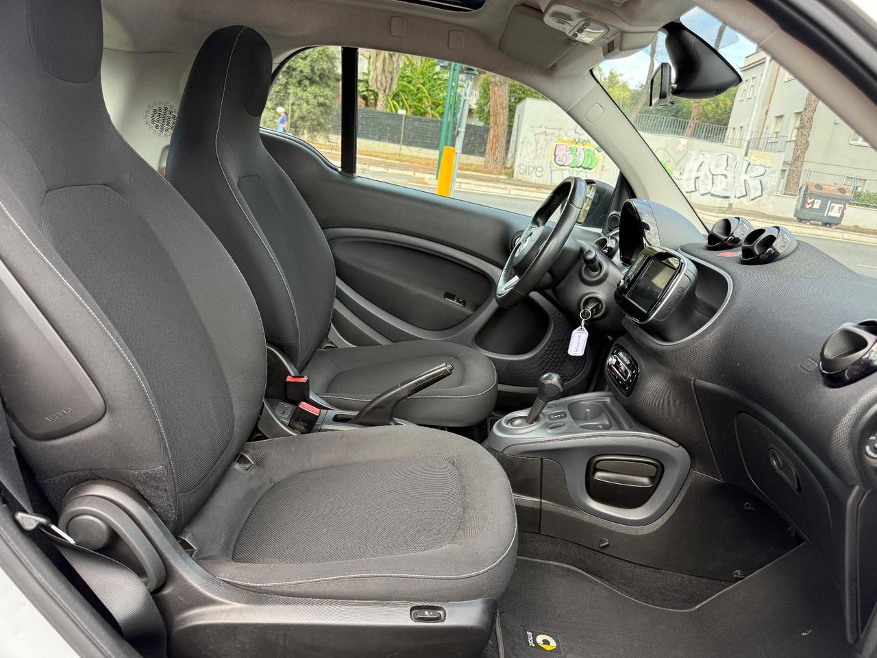 Smart ForTwo 1.0 71cv Coupe Clima cambio Auto Navi