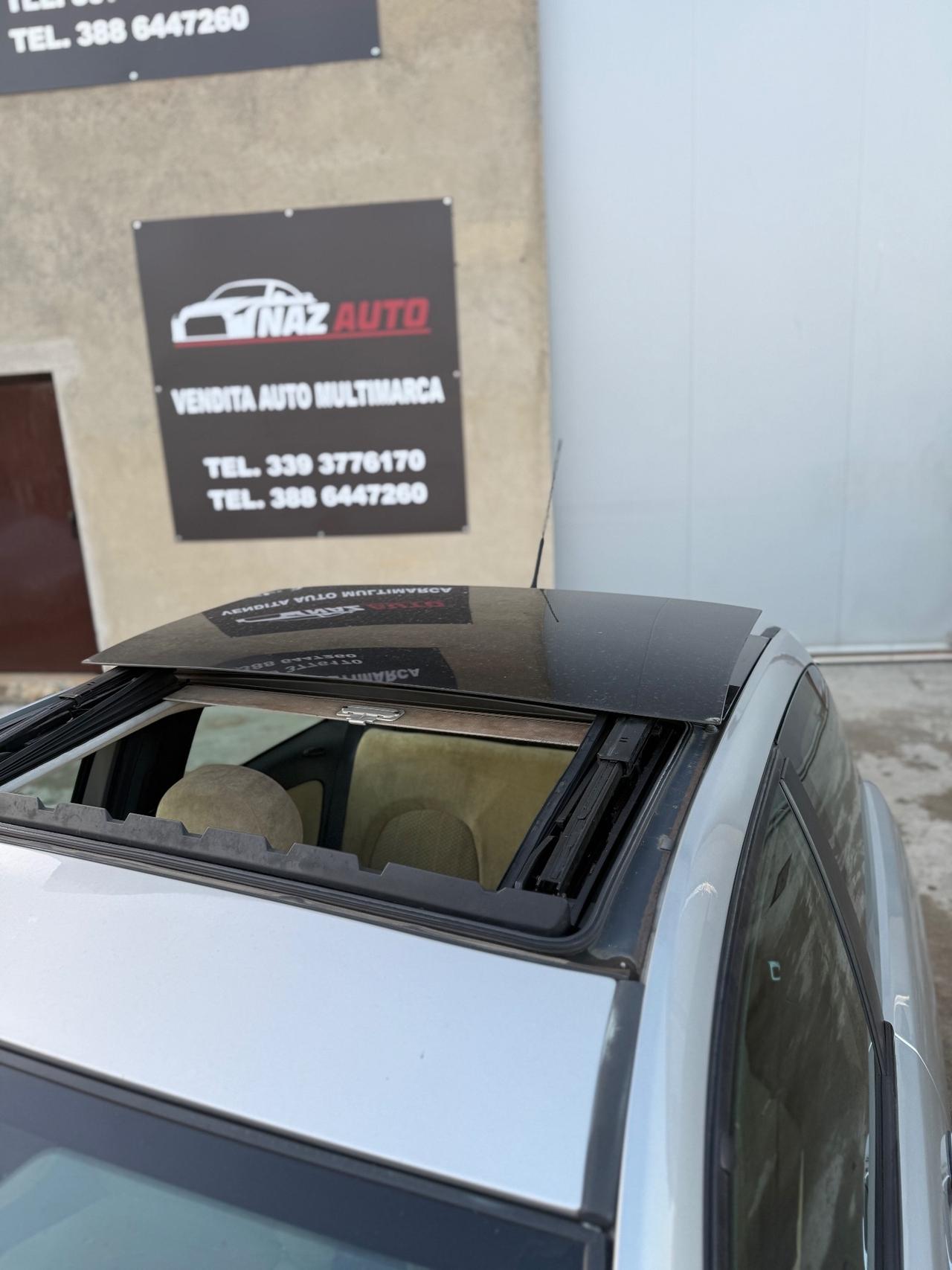 Lancia Ypsilon 1.2 16V Platino