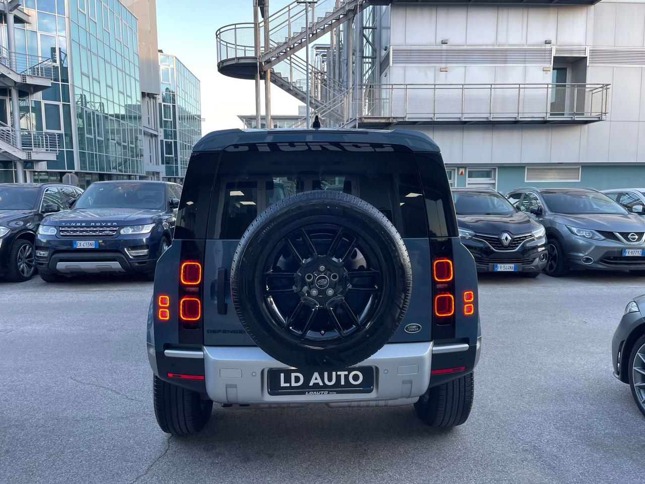 Land Rover Defender Defender 110 3.0d i6mhev HSE awd 250cv 6 POSTI