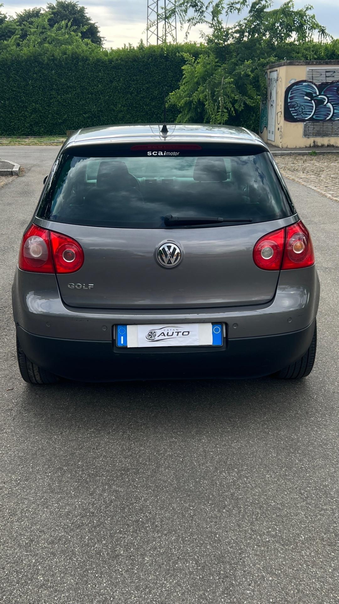 Volkswagen Golf 5 1.4 Benzina Anno 2010 Ideale x NEOPATENTATI