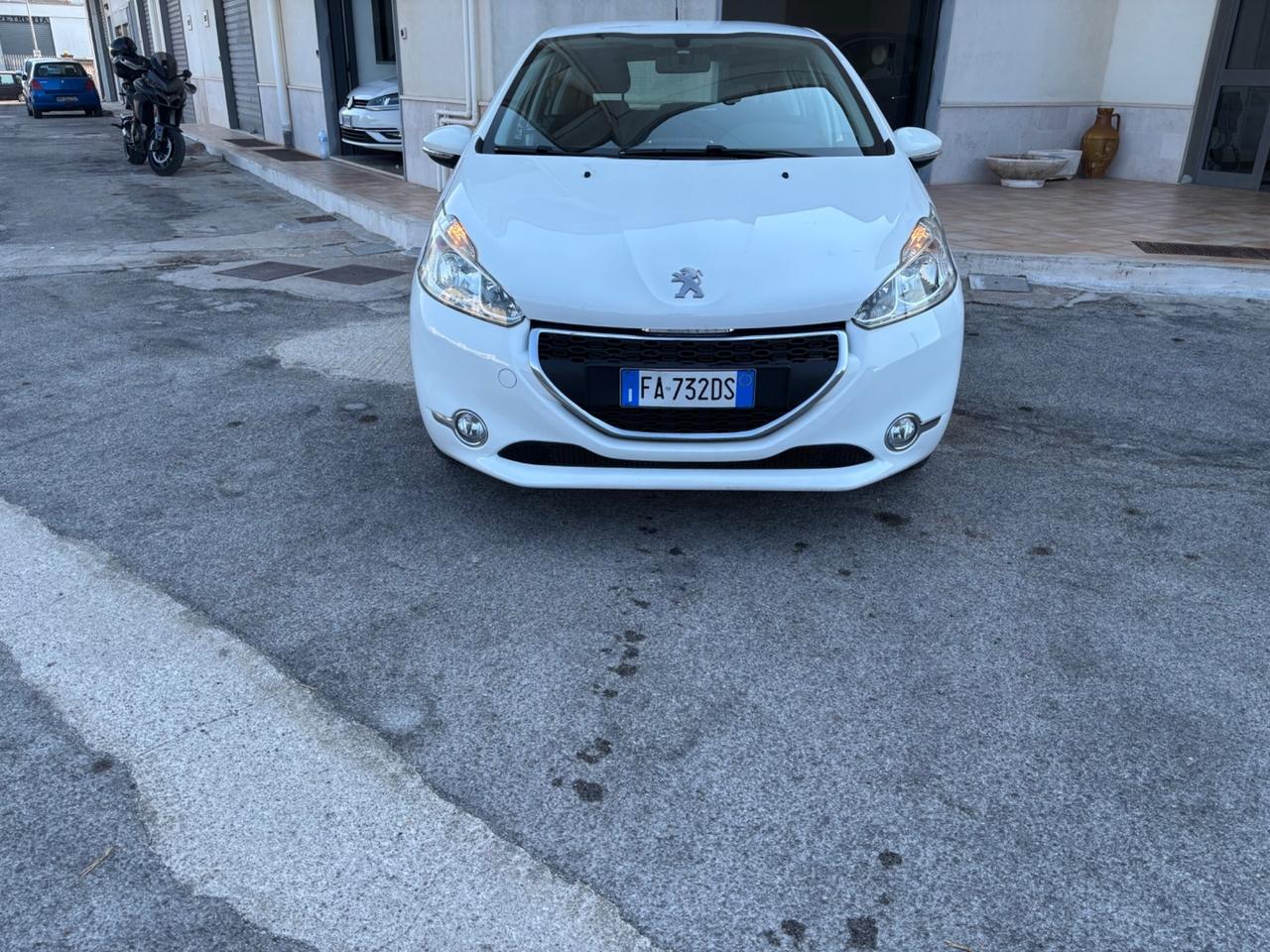 Peugeot 208 1.4 HDi 68 CV 5 porte Access