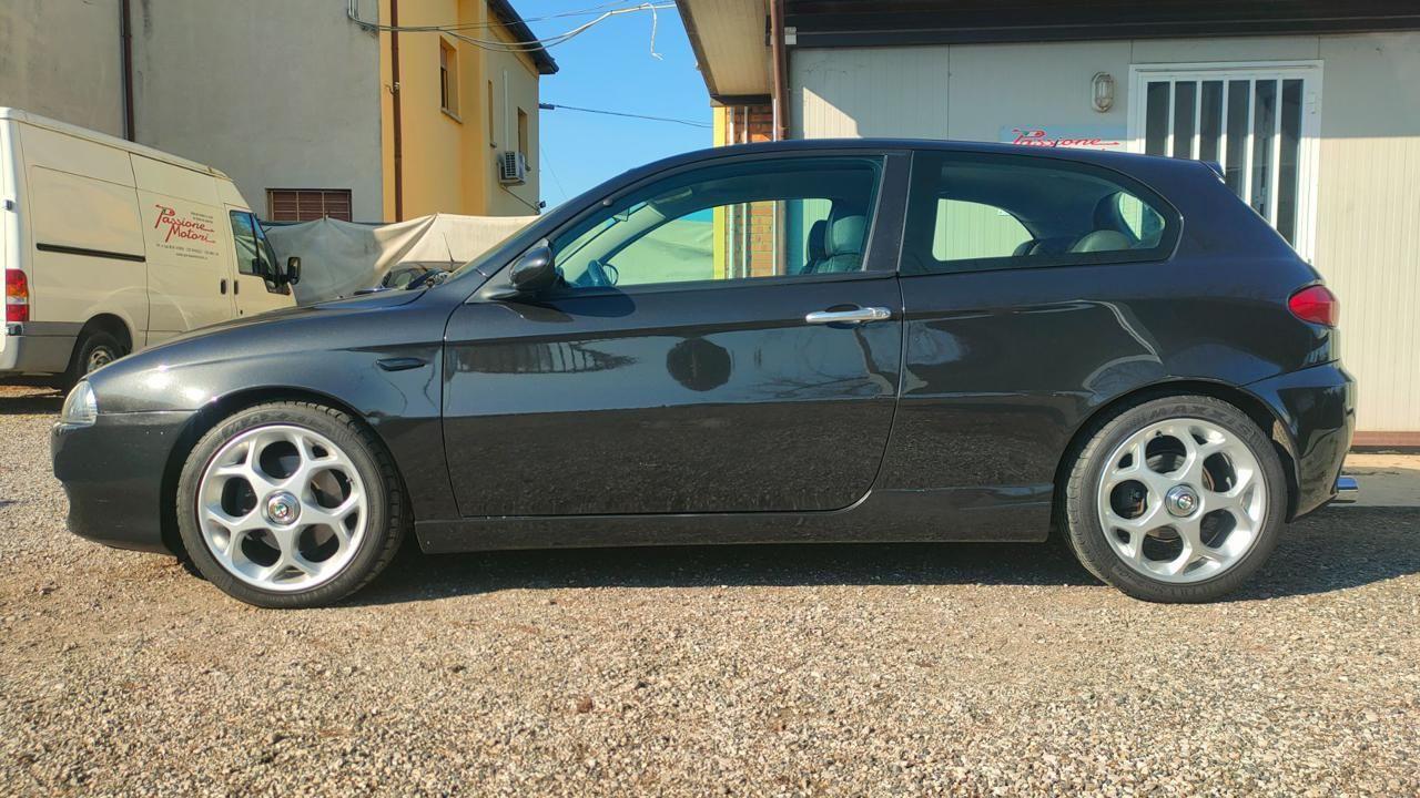 Alfa Romeo 147 2.0i 16V Twin Spark 150 CV 3p. Distinctive MANUALE