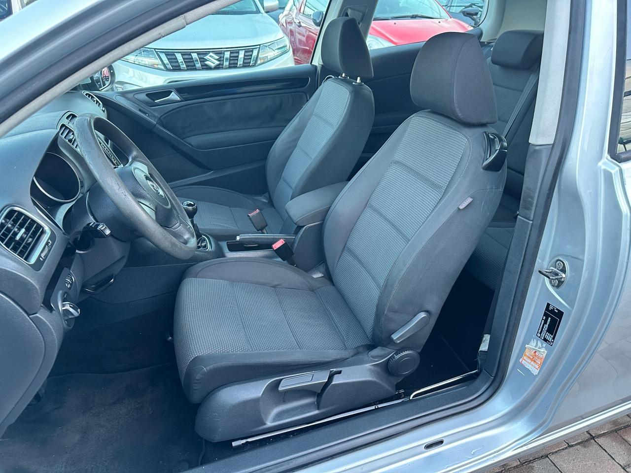 Volkswagen Golf 1.6 Benzina Comfortline