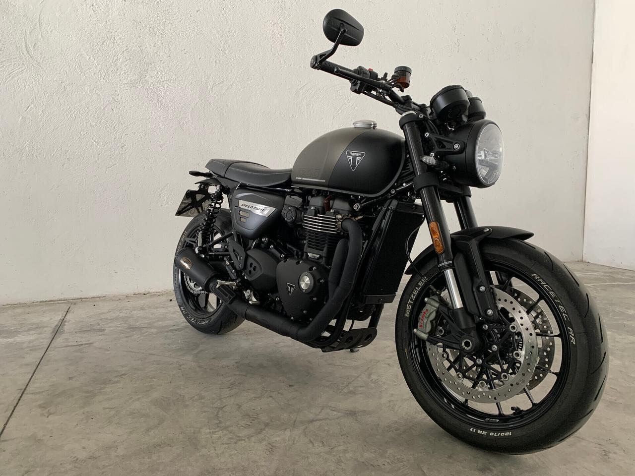 Triumph Speed Twin 1200 Matt Irostone Black