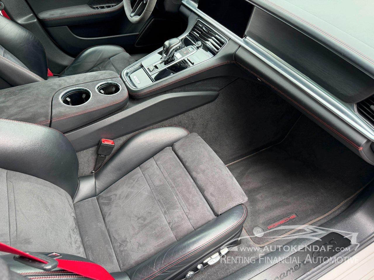 Porsche Panamera 4.0 GTS auto