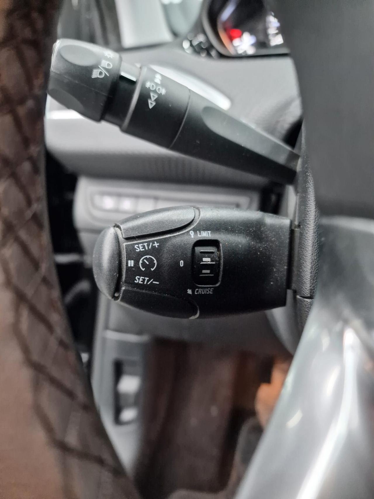 Peugeot 208 1.2 PureTech 82 5 porte Allure