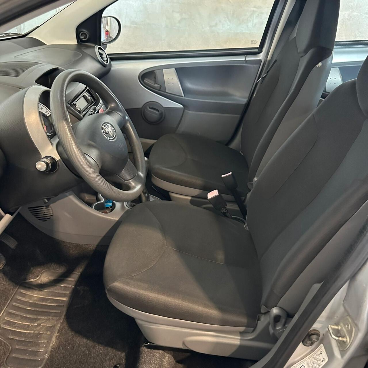 Toyota Aygo 1.0 12V VVT-i 5 porte Sol