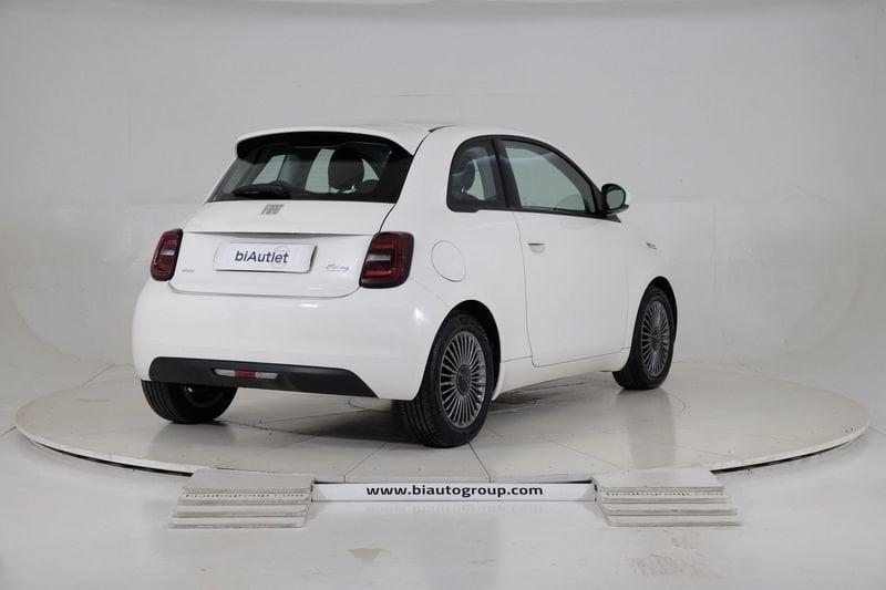 FIAT 500e 42 kWh Icon +