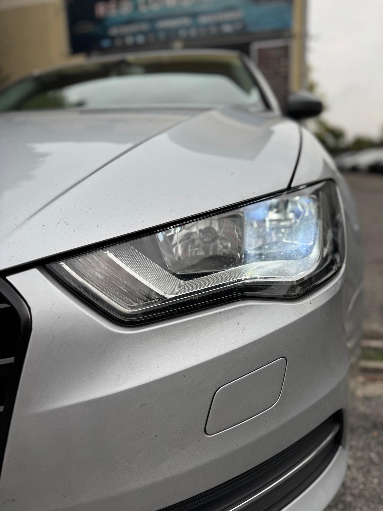 Audi A3 Cabrio 1.6 TDI 105 CV CR Ambition