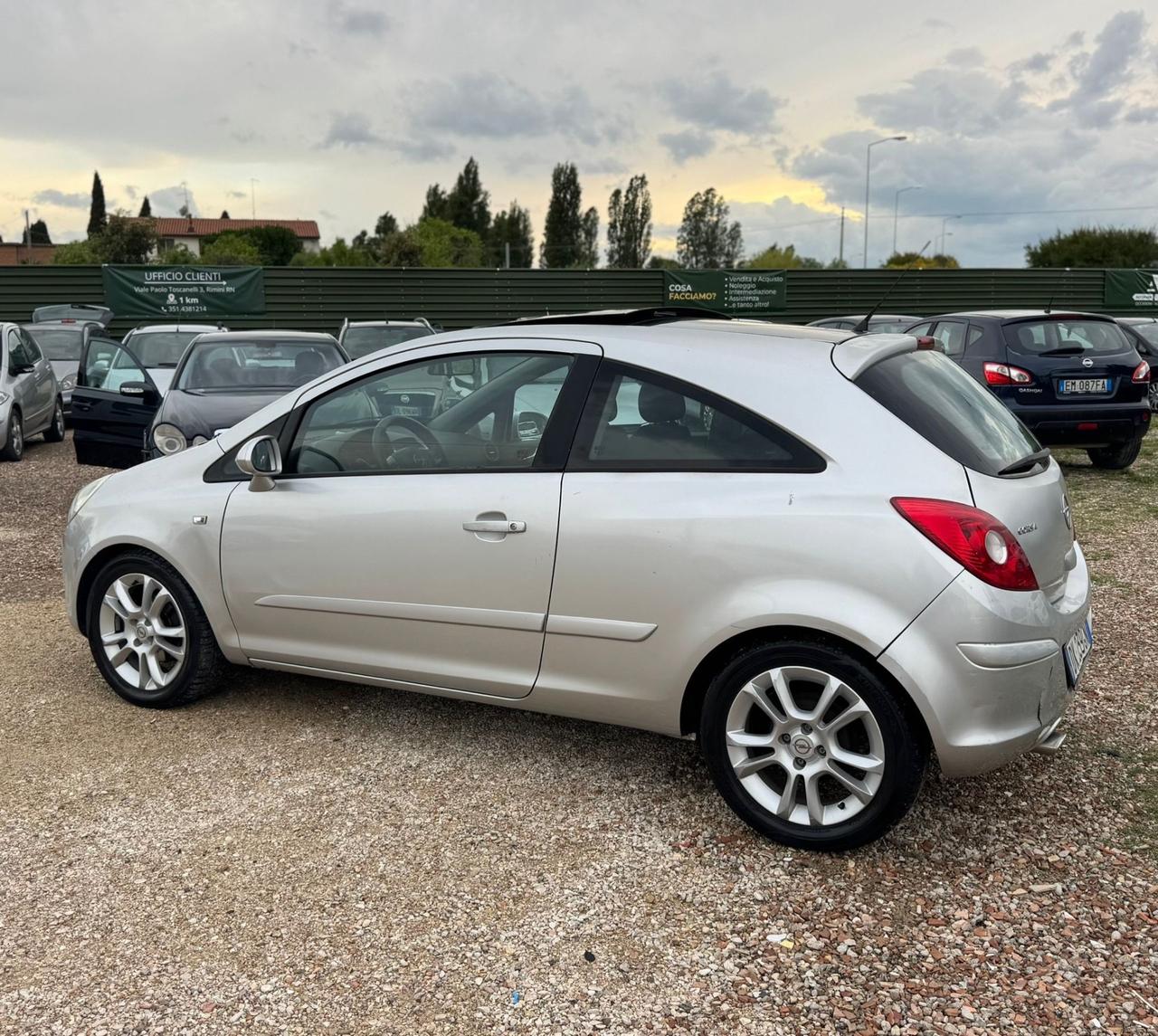 Opel Corsa 1.2 3 porte Sport Neopatentati