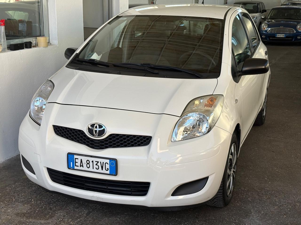 Toyota Yaris 1.0 5 porte Sol