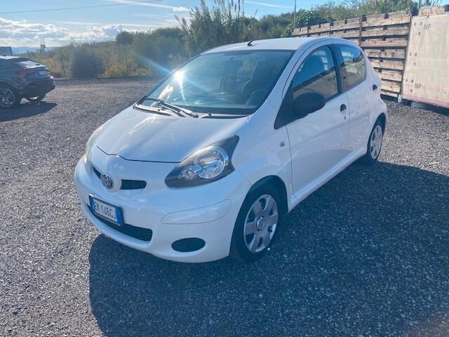 Toyota Aygo 1.0 12V VVT-i 5 porte Sol Connect