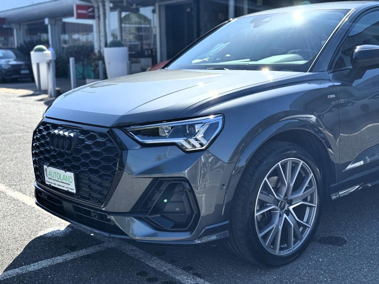 AUDI Q3 SPB 35 TFSI Identity Black 150CV S line