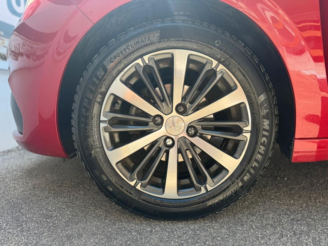 Peugeot 208 BlueHDi 100 3 porte GT Line