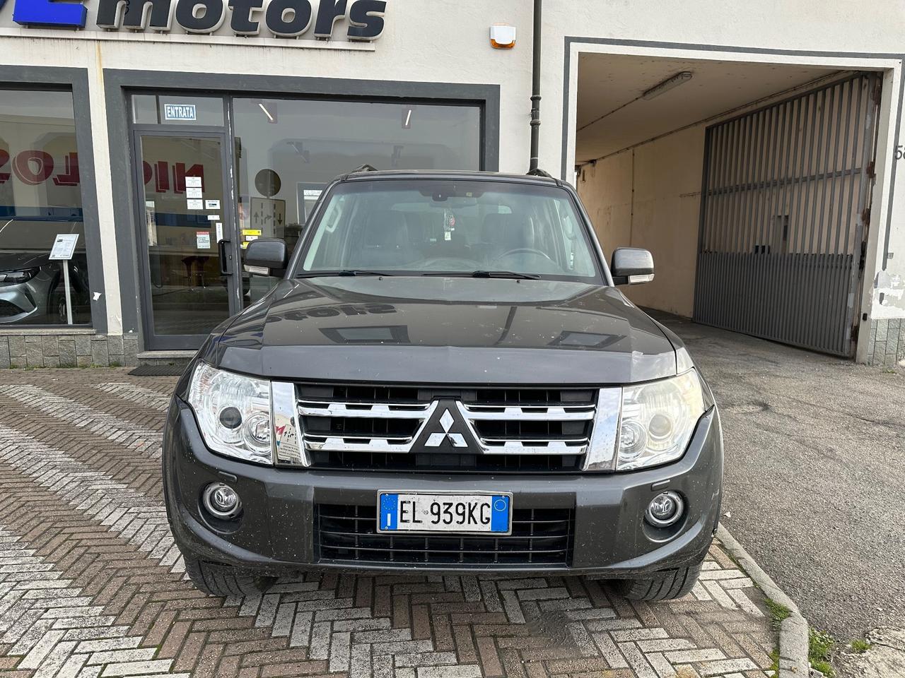 Mitsubishi Pajero 3.2 DI-D 16V aut. 3p. Instyle GANCIO TRAINO