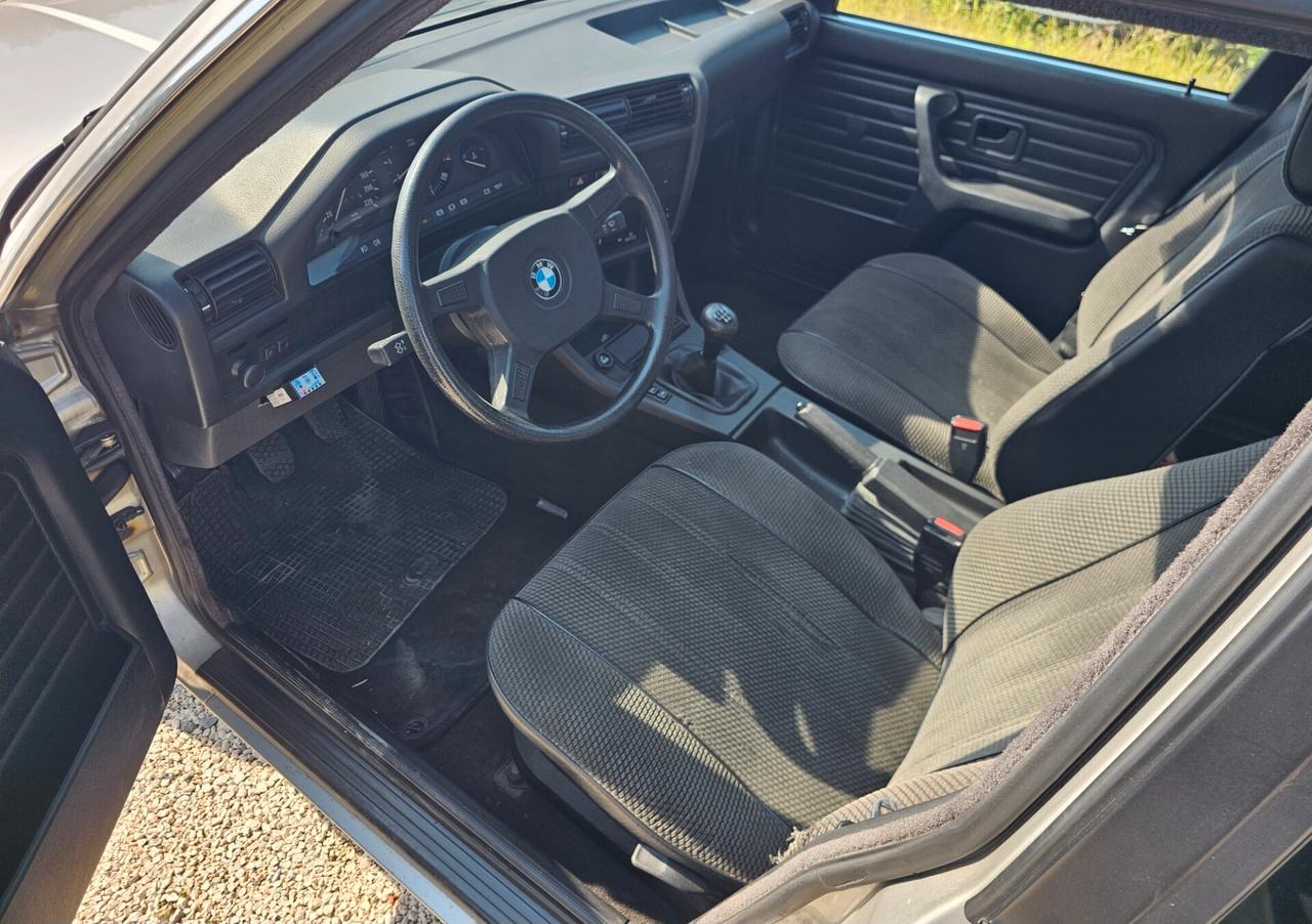 Bmw 318 5 PORTE NEOPATENTATI