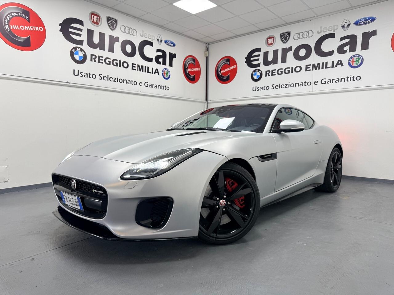 Jaguar F-Type 2.0 aut. Coupé Chequered Flag 05/2019 EURO 6D TETTO RETROCAM SCARICO