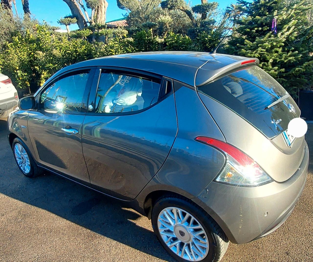 Lancia Ypsilon 1.2 69 CV 5 porte GPL Ecochic Silver