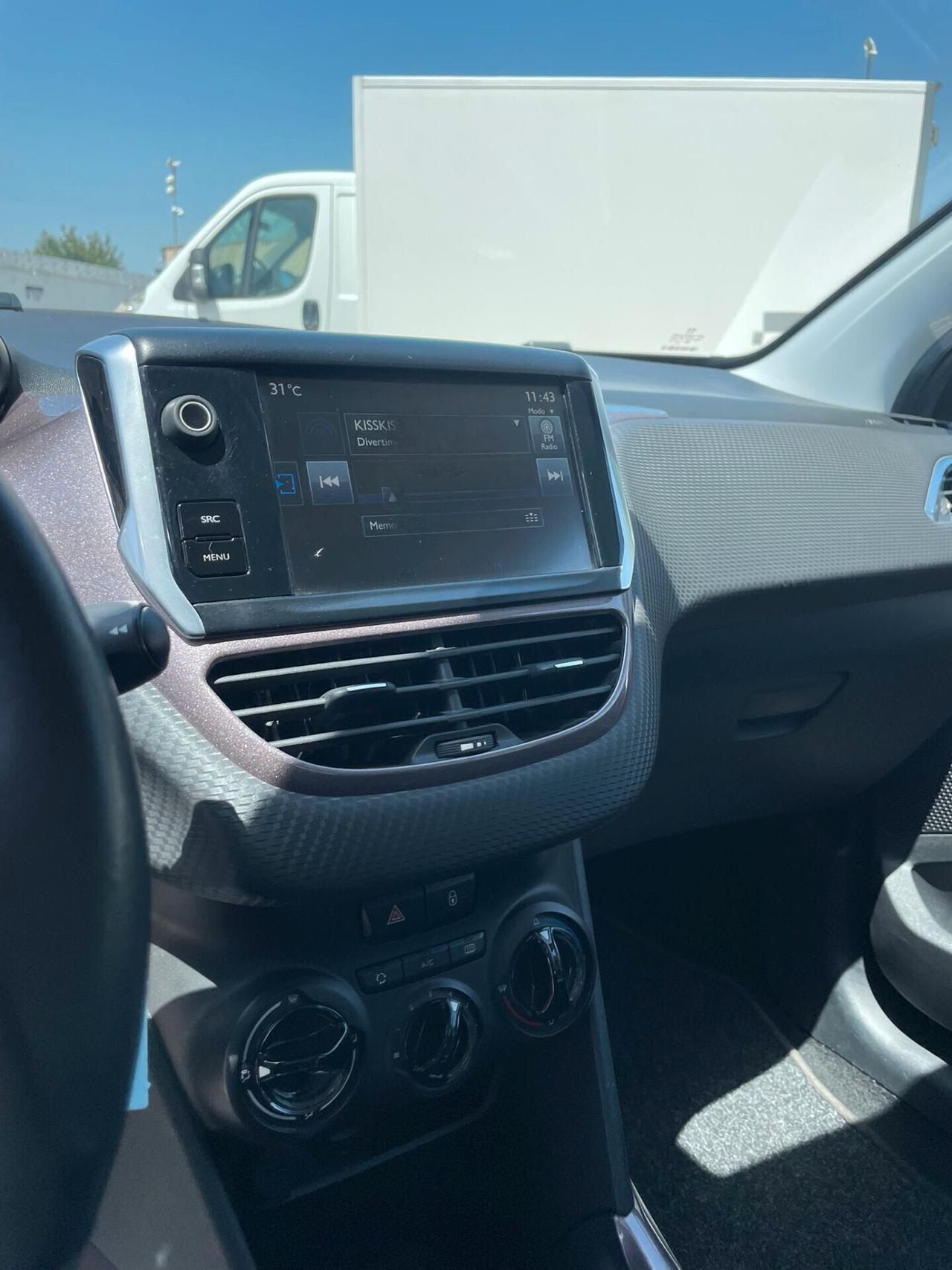 PEUGEOT 2008 BlueHDi 100 S&S Allure