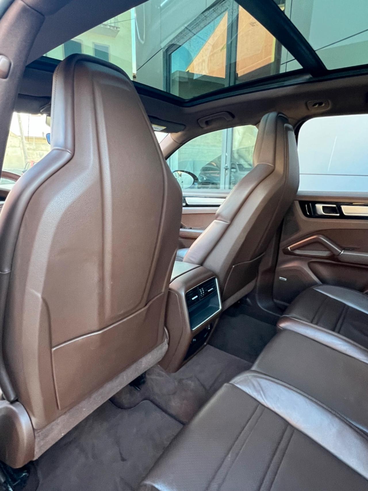Porsche Cayenne 3.0 tiptronic possibilità noleggio no scoring