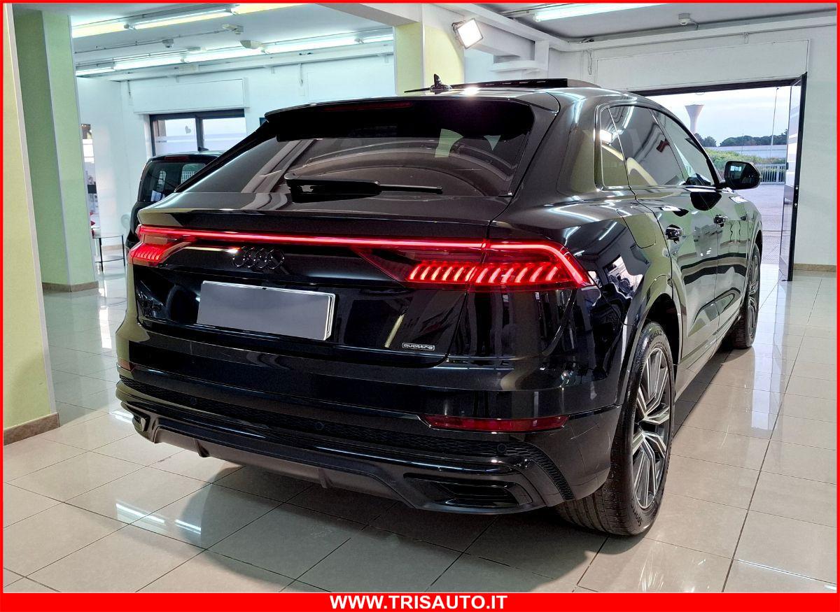 AUDI Q8 50 3.0 TDI Mhev S-line Black Identity (TETTO PANORAMICO APRIBILE)