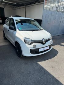 Renault Twingo benzina neo patentati