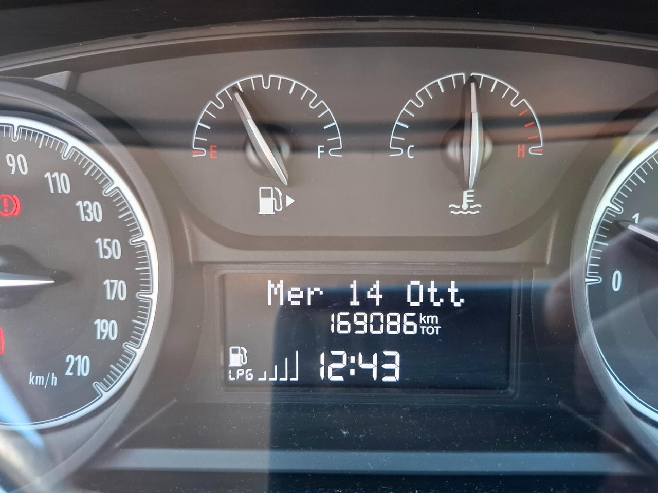 Lancia Ypsilon 1.2 69 CV 5 porte GPL Ecochic Silver