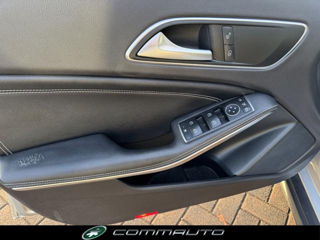 MERCEDES-BENZ GLA 200 d Automatic 4Matic Sport