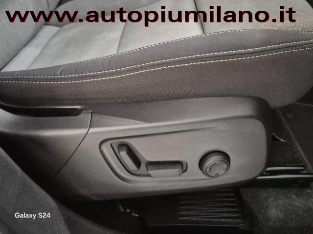 VOLVO XC40 T2 Geartronic Momentum Pro
