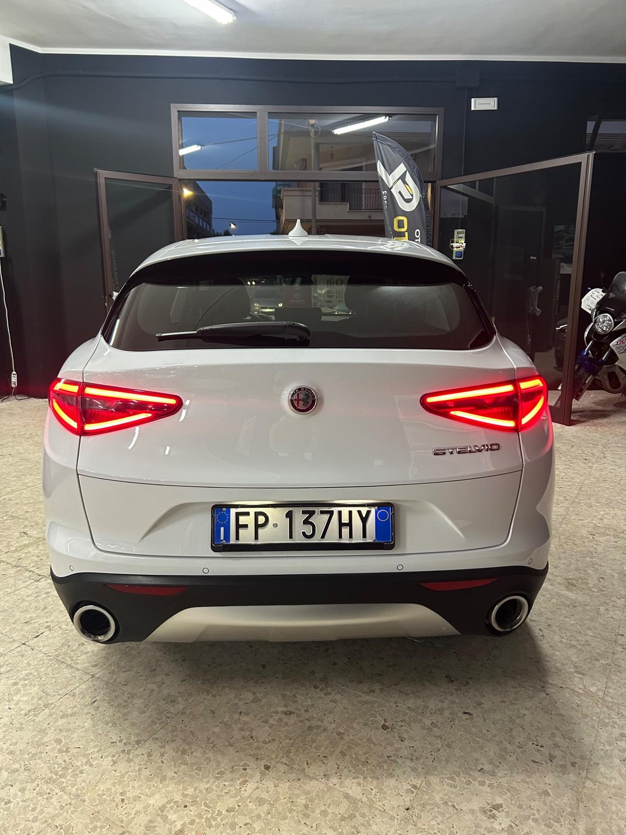 Alfa Romeo Stelvio 2.2 Turbodiesel 150 CV AT8 RWD Super