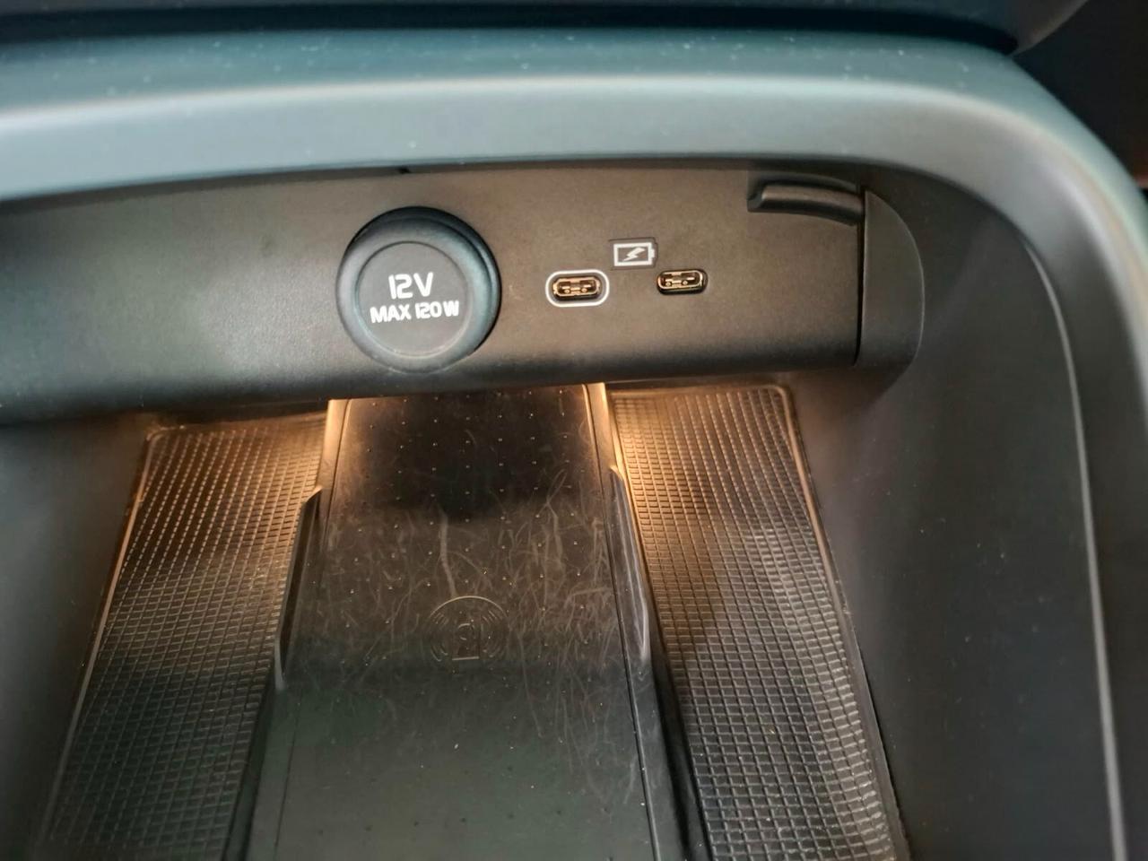 Volvo XC40 B3 automatico Ultimate Bright