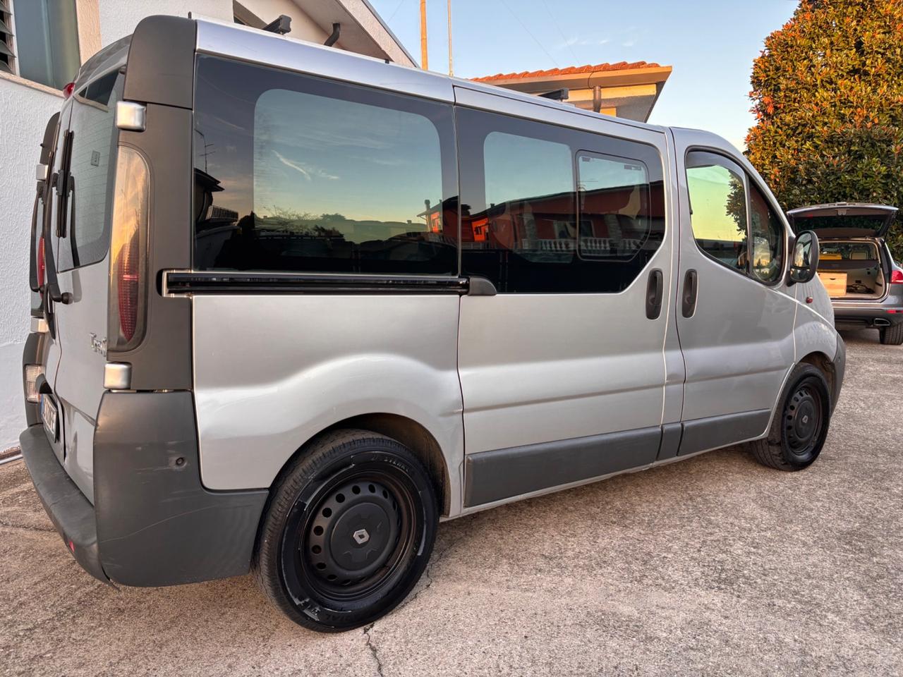 Renault Trafic 1.9 dCi/100 9 posti