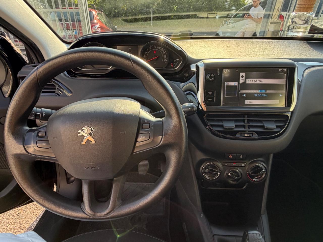 Peugeot 208 1.2 VTi 82 CV 3 porte Allure