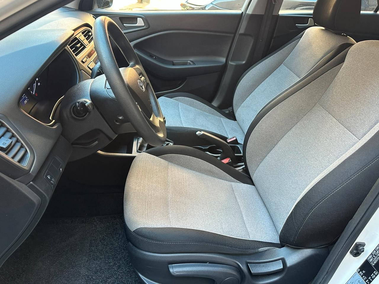 Hyundai i20 1.1 CRDi 12V 5 porte Garanzia 24 mesi