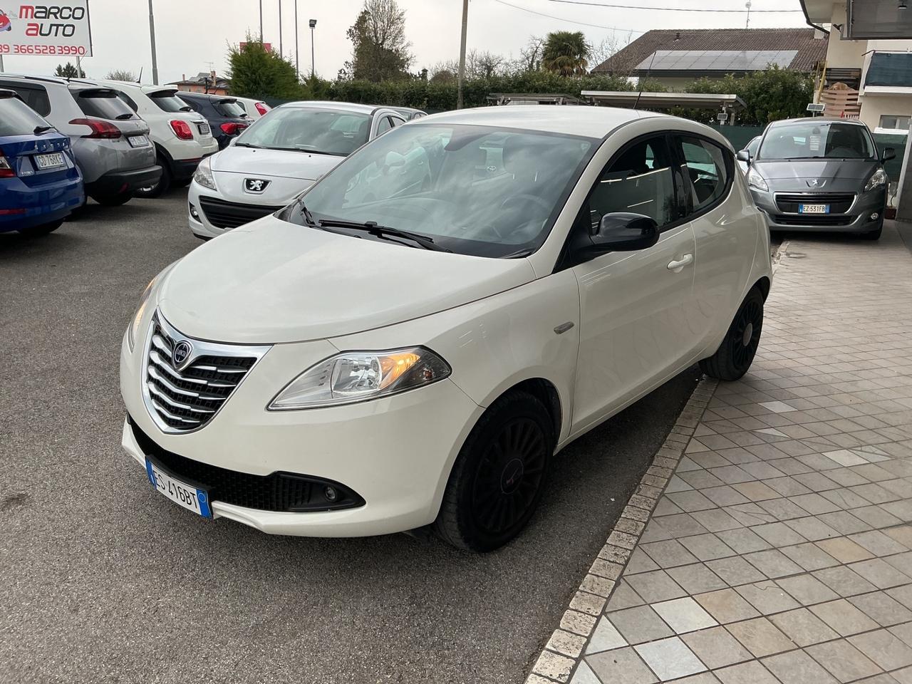 Lancia Ypsilon 1.2 benzina Neopatentati