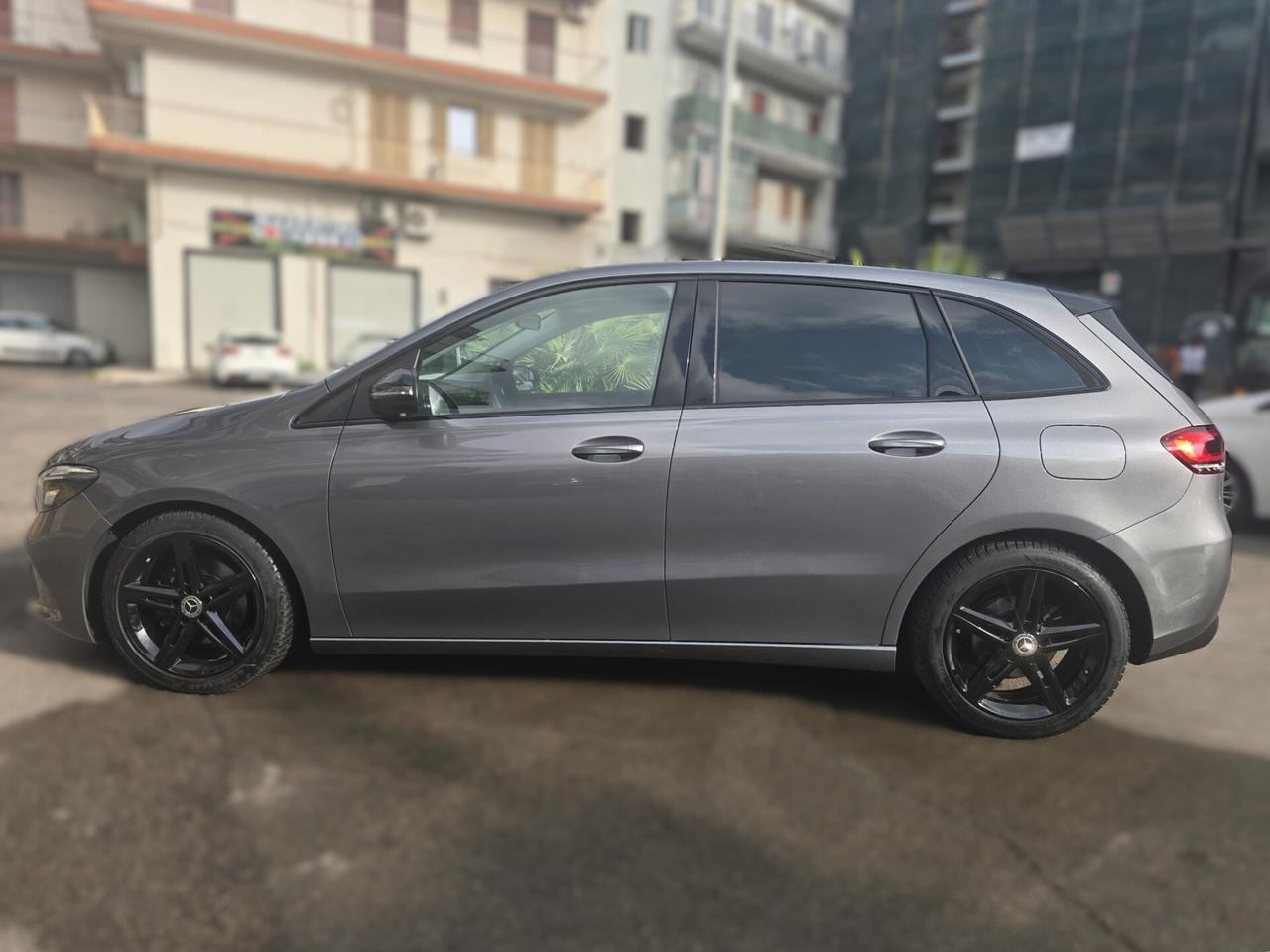 Mercedes-Benz B 180 D - 116CV